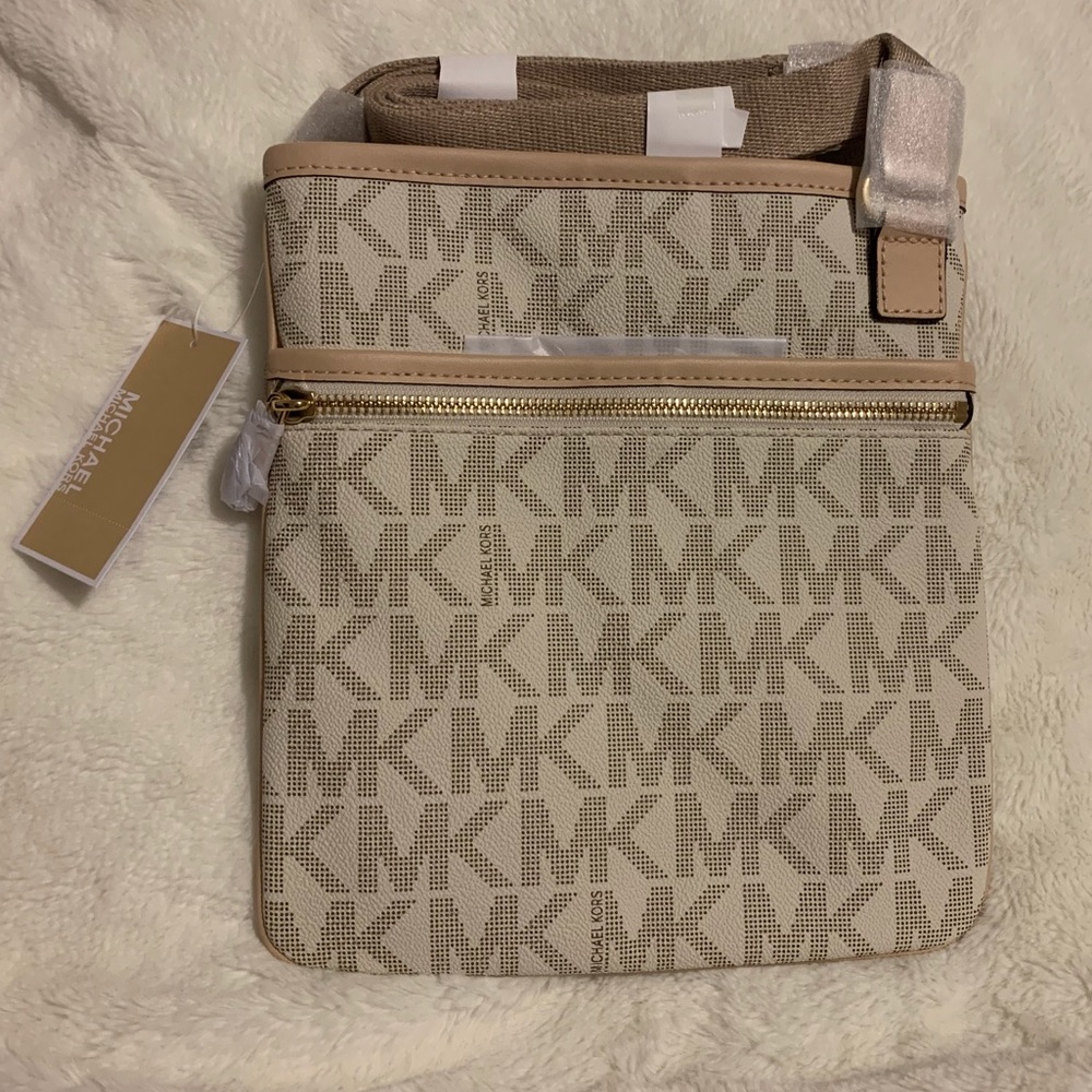 NWT Michael Kors Jet Set Crossbody